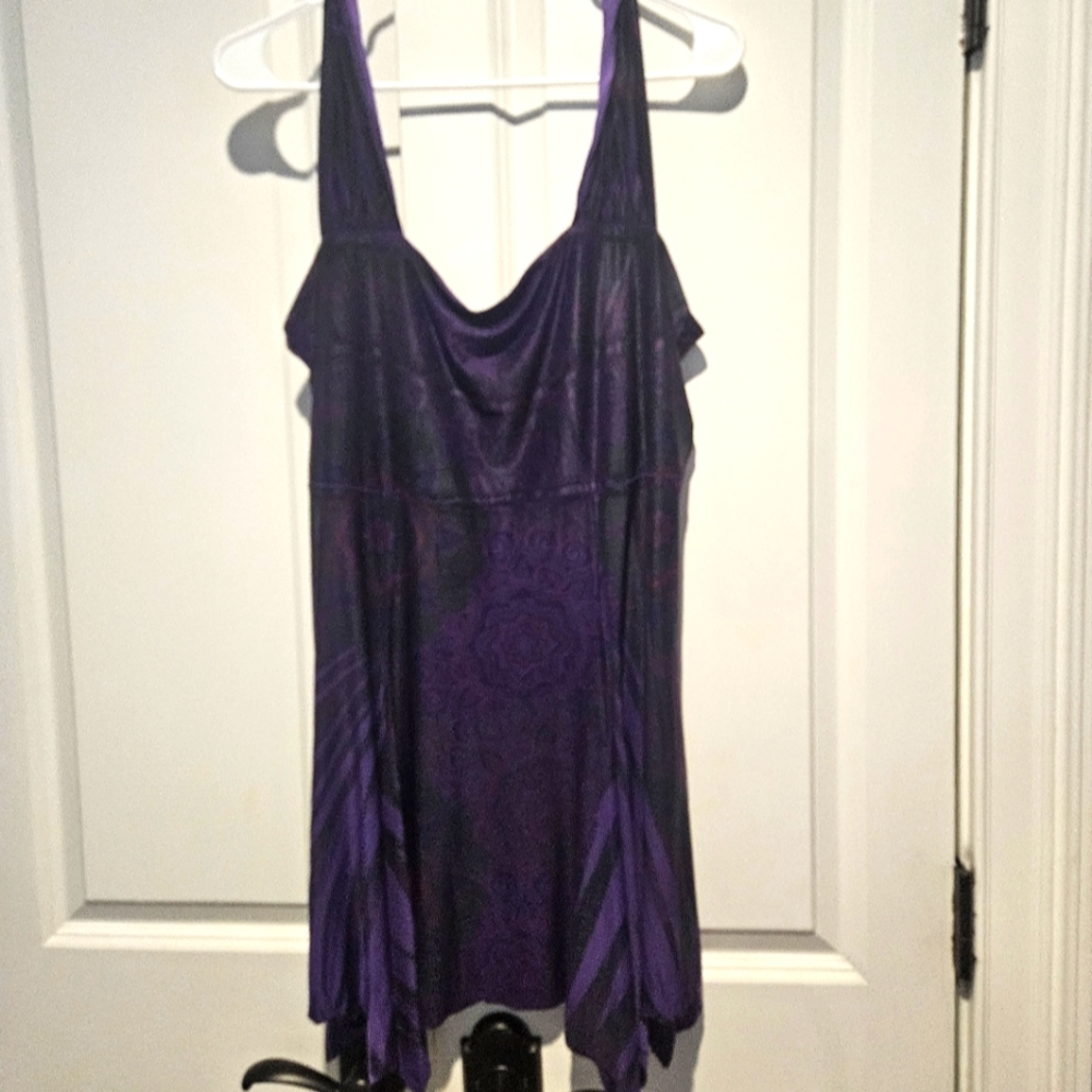 The pyramid collection rich purple handkerchief cut tank top 1X